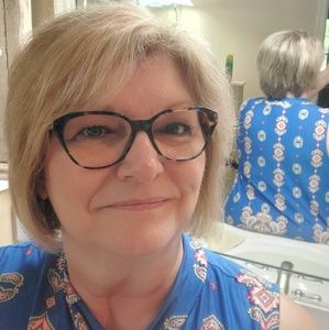 Meet your Posher, Connie